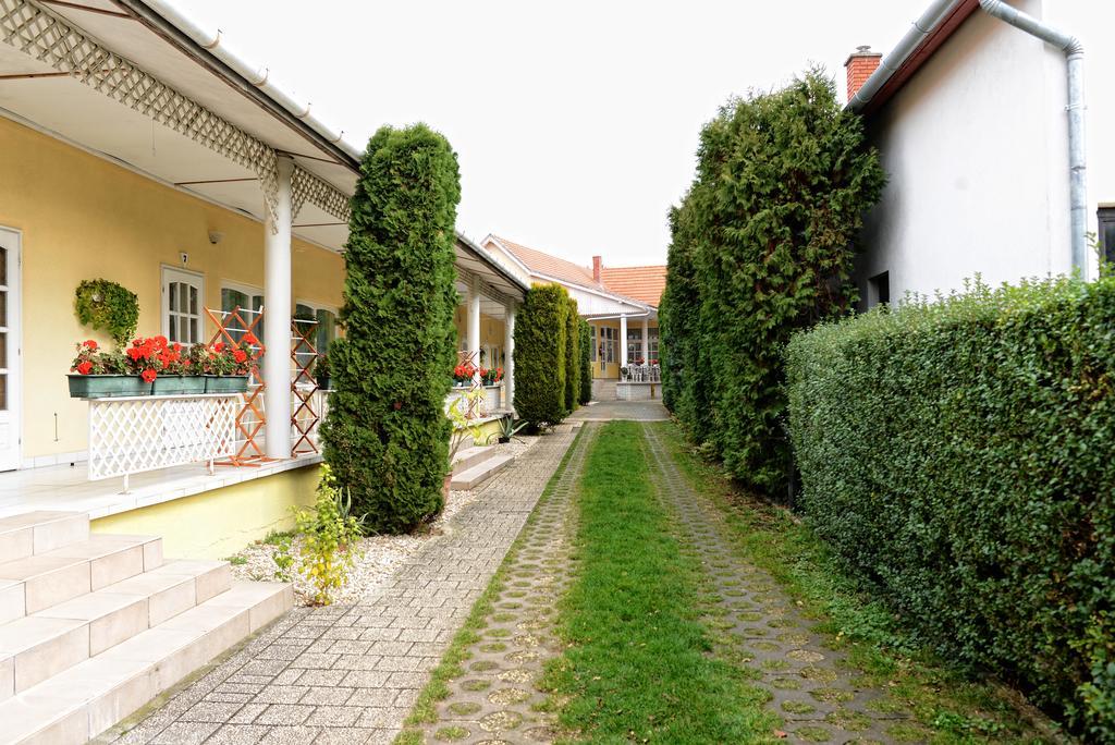 Stop Apartment Bük Szoba fotó