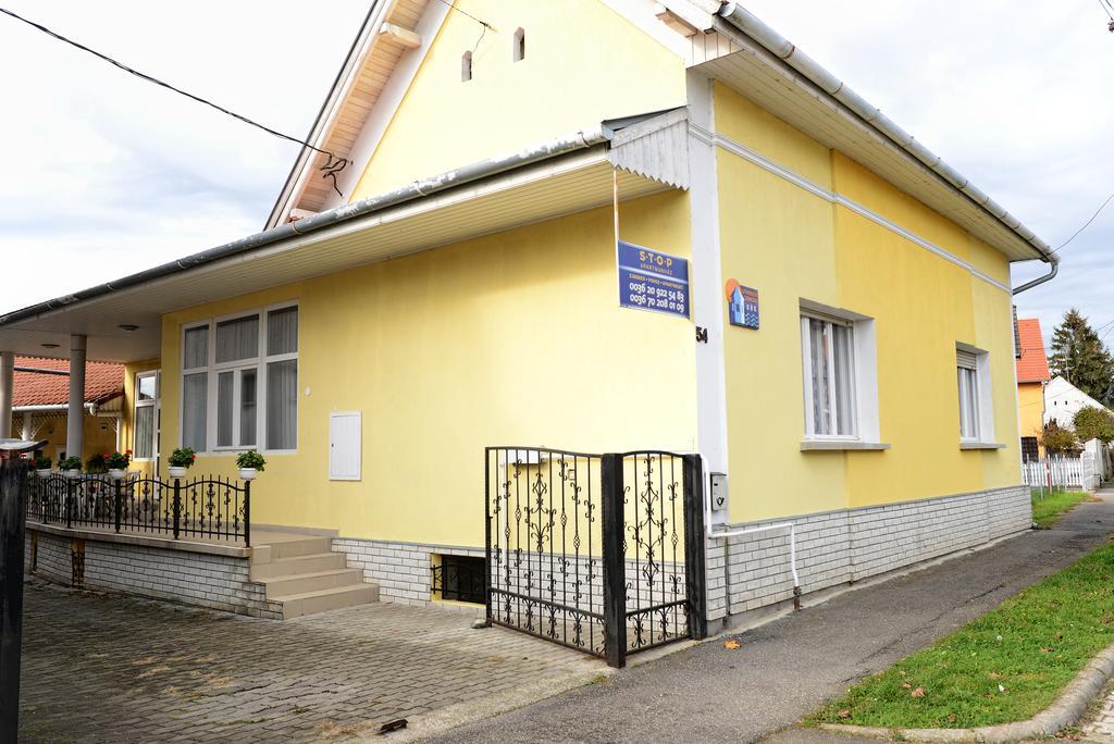 Stop Apartment Bük Szoba fotó